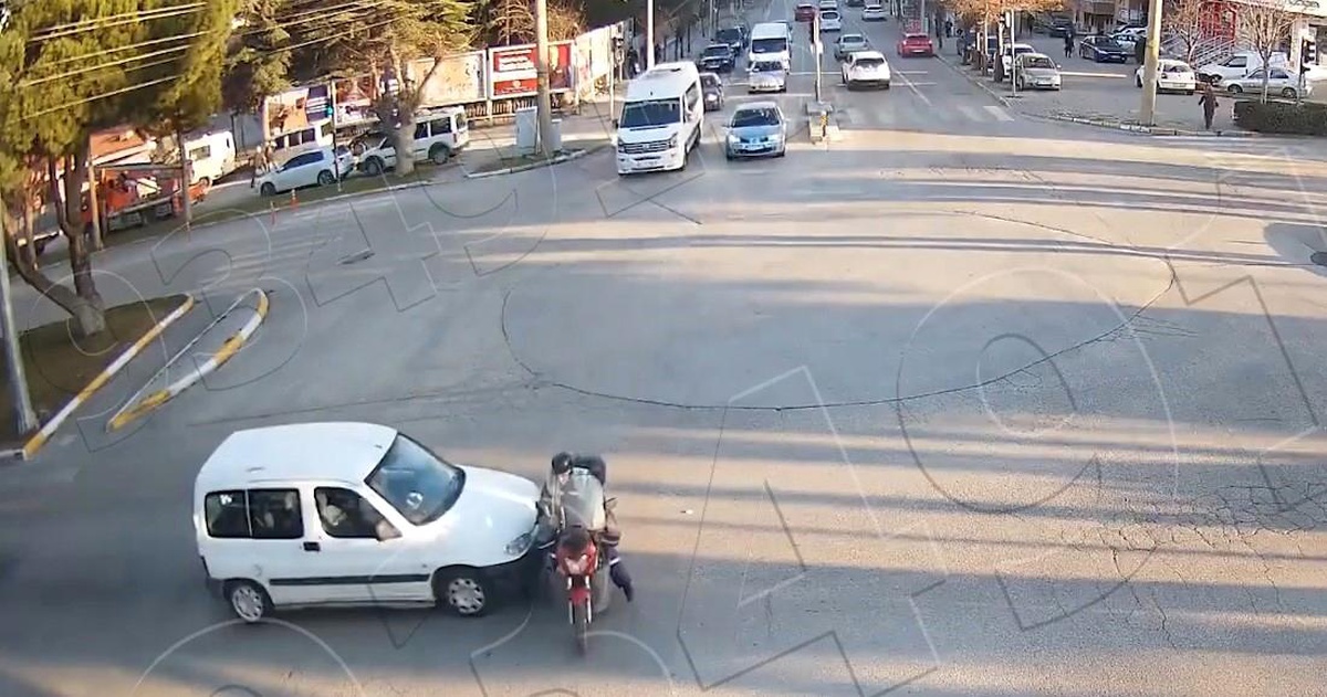 Isparta\'da Şubat Ayında Meydana Gelen Trafik Kazaları KGYS Kameralarına Yansıdı