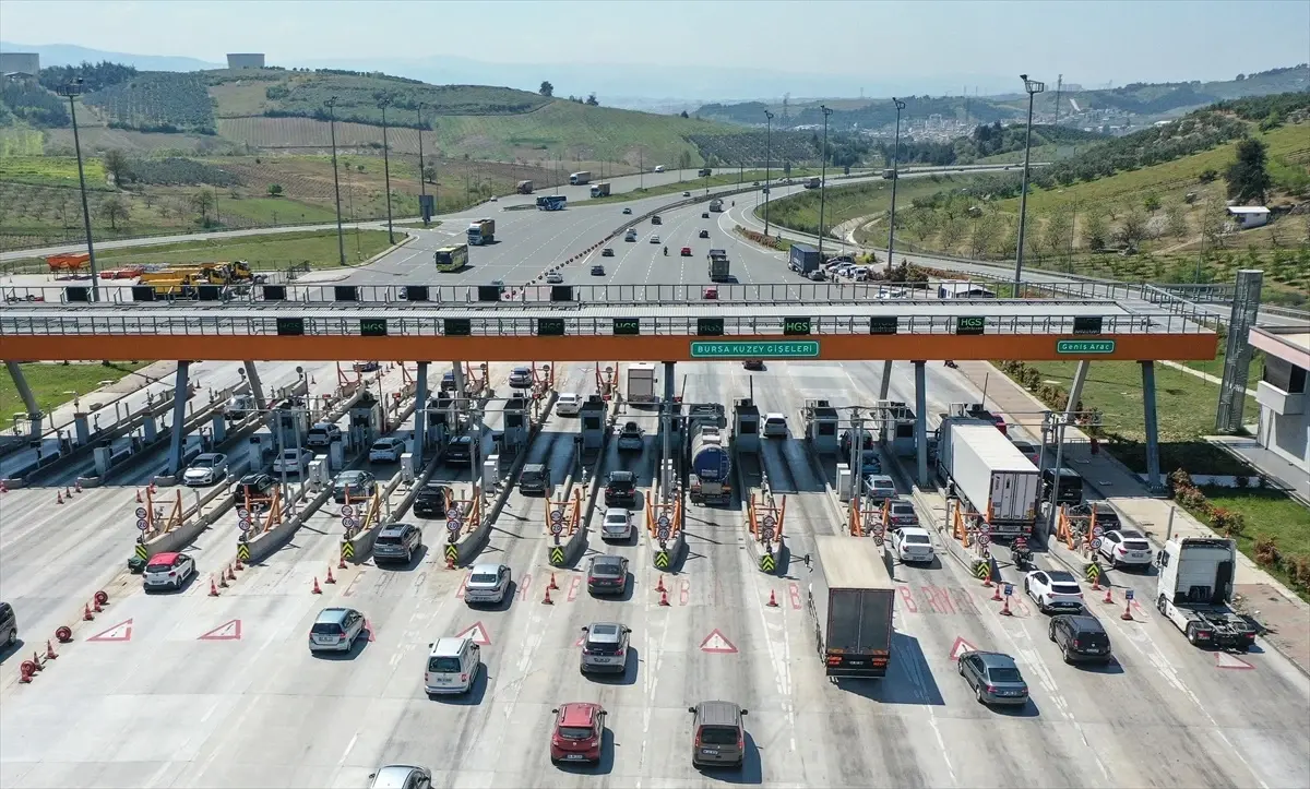 İstanbul-İzmir Otoyolu\'nda Bayram Tatili Yoğunluğu