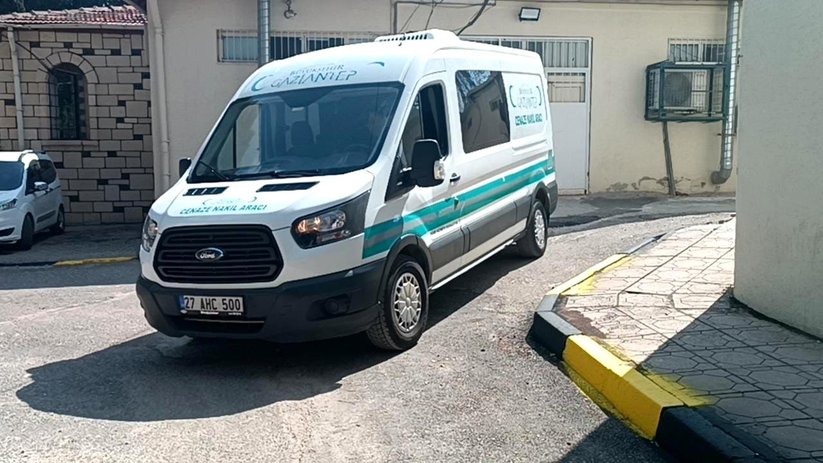 Gaziantep\'te kamyon ile çarpışan motosiklet sürücüsü hayatını kaybetti