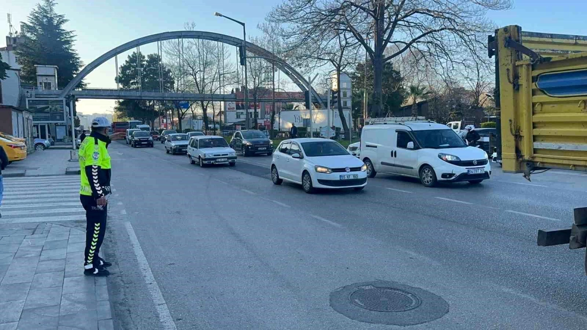 Ramazan Bayramı tatilinde Karadeniz Sahil Yolu\'nda trafik yoğunluğu