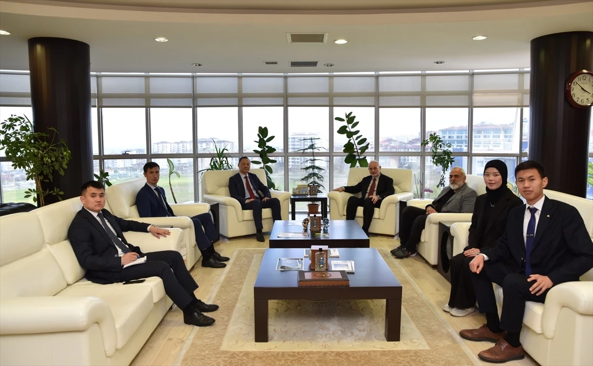 Kırgızistan\'ın Ankara Büyükelçisi OMÜ Rektörü ile Görüştü