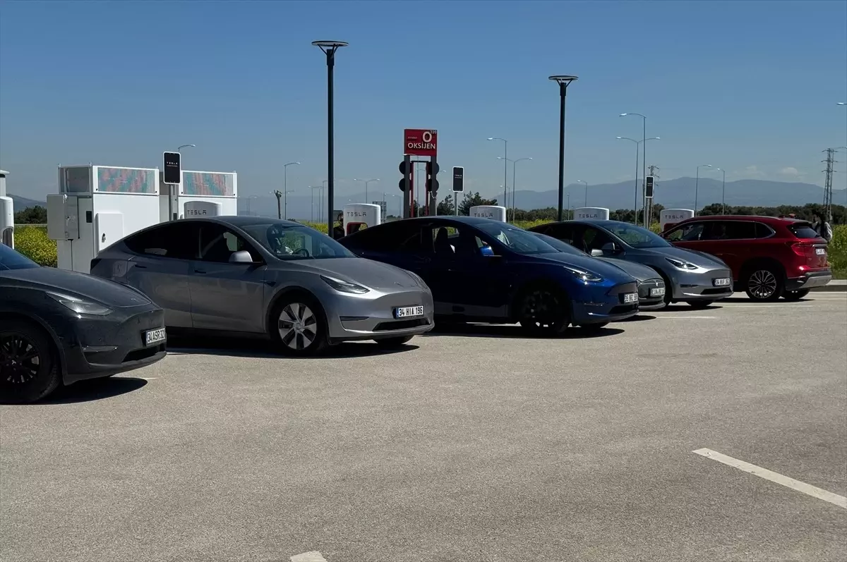 Ramazan Bayramı öncesi elektrikli araç şarj istasyonlarında yoğunluk yaşanıyor