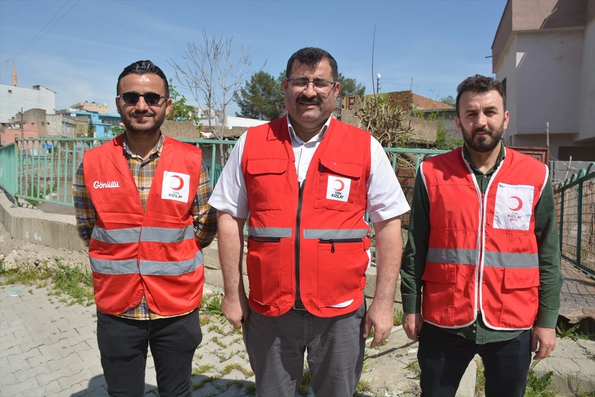 Şırnak\'ta Kızılay, İhtiyaç Sahibi Ailelere Gıda Yardımı Yaptı