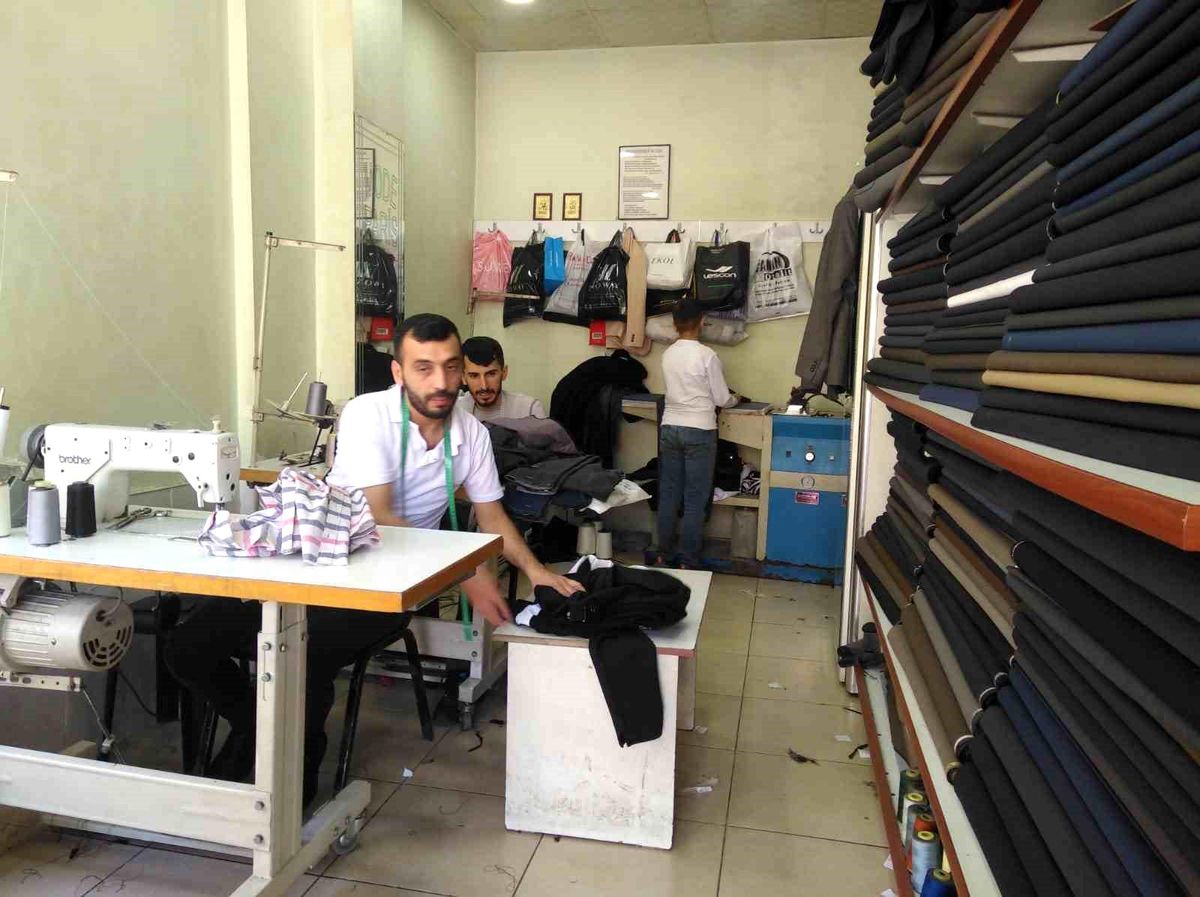 Diyarbakır\'da Terziler Bayram Hareketliliği Yaşıyor