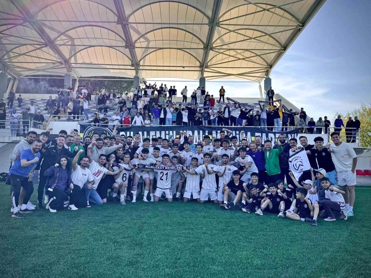 Manisa FK U17 Takımı, Sakaryaspor ile berabere kalarak şampiyon oldu