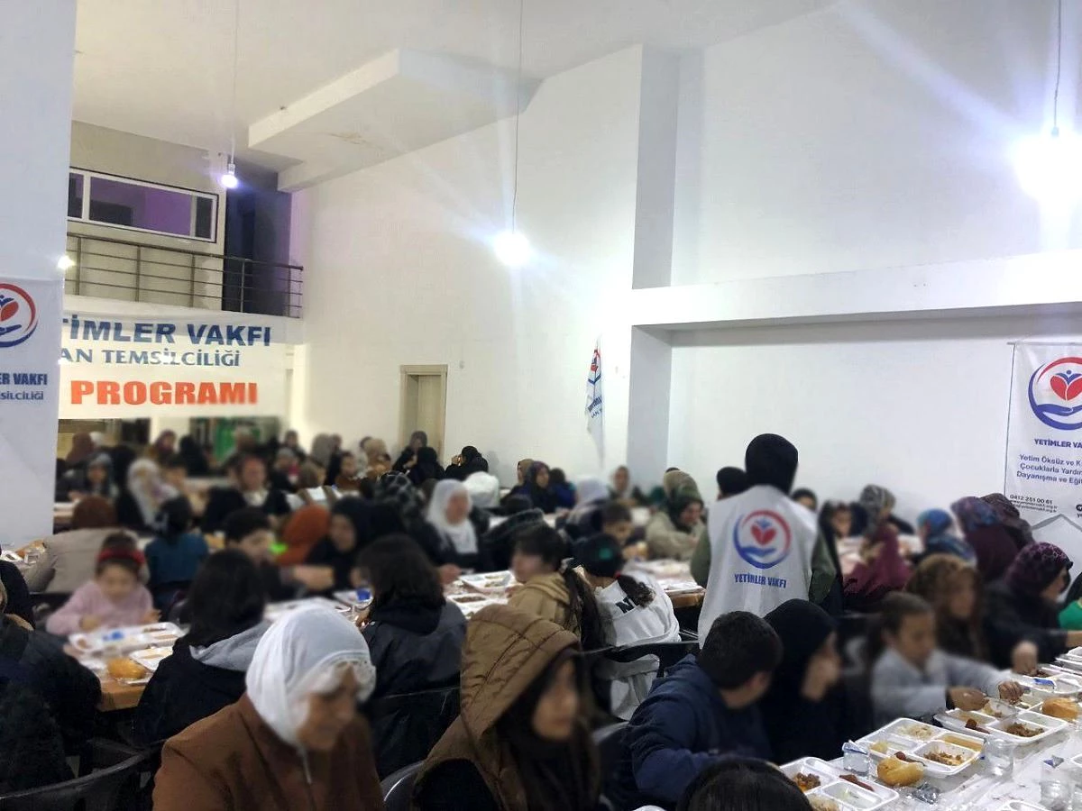 Van\'da yetim çocuklara yönelik düzenlenen iftar programı