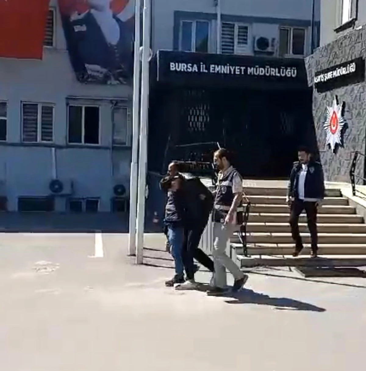 Bursa\'da Çember 16 Operasyonu: Onlarca Kişi Gözaltına Alındı