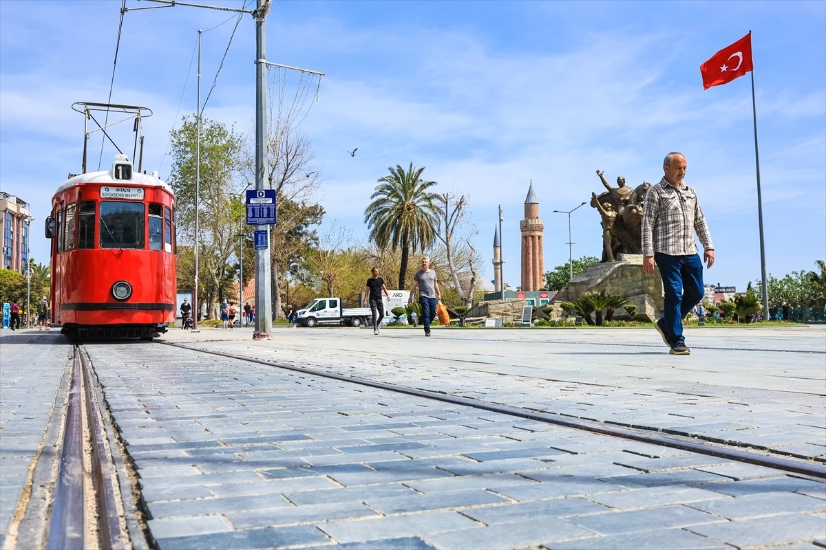 Antalya Büyükşehir Belediyesi, Bayram Tatilinde Ücretsiz Ulaşım Sağlayacak
