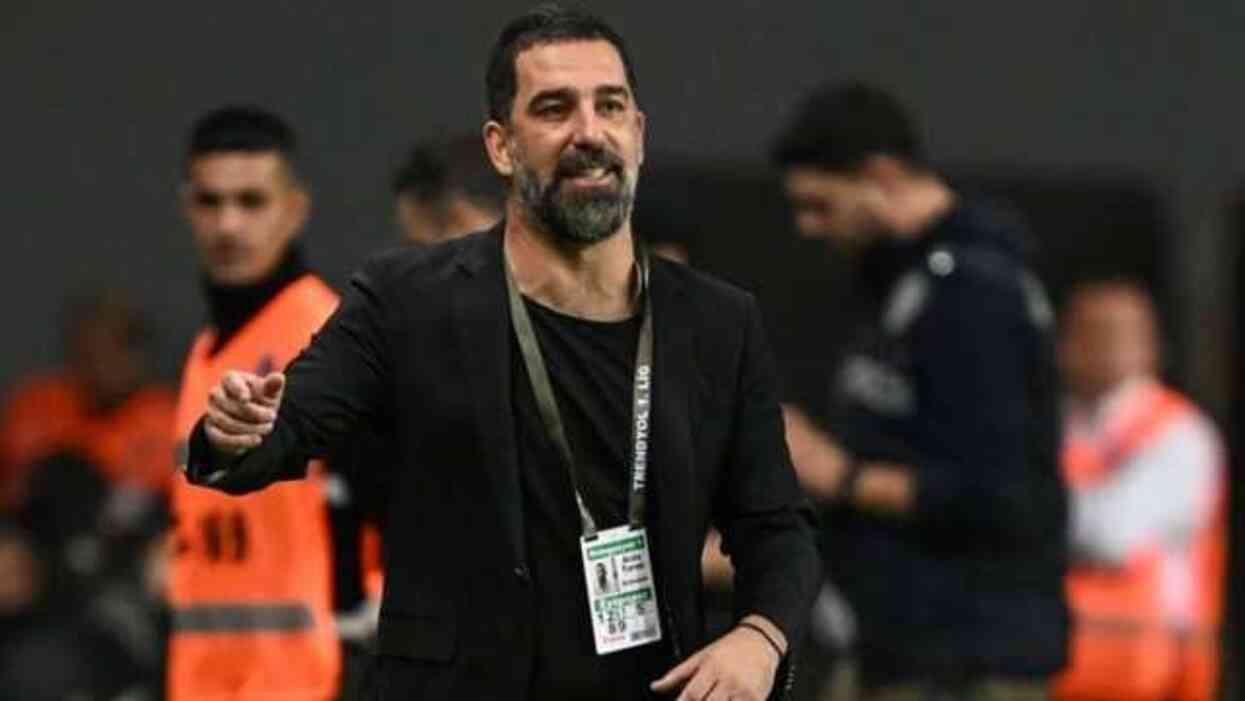 Arda Turan'ın takımı Eyüpspor, 1. Lig'in bitimine 5 hafta kala Süper Lig'e çıkmayı garantiledi