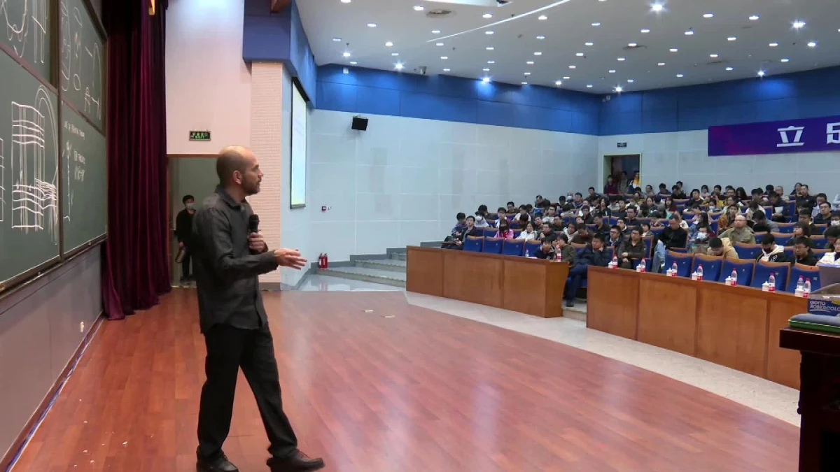 Dünyaca Ünlü Matematikçi Artur Avila, Çin\'deki Nankai Üniversitesi\'nde Ders Vermeye Başladı