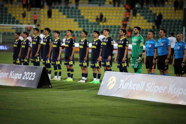 Fenerbahçe'den Süper Kupa maçı sonrası açıklama: Dik durmaya devam edeceğiz Fenerbahçe'den Süper Kupa maçı sonrası açıklama: Dik durmaya devam edeceğiz