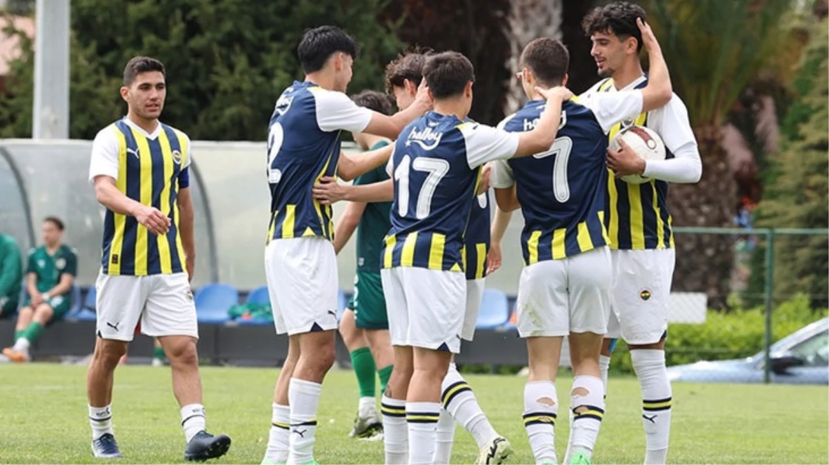 Fenerbahçe Başkanı Ali Koç U19 takımıyla birlikte Şanlıurfa\'da