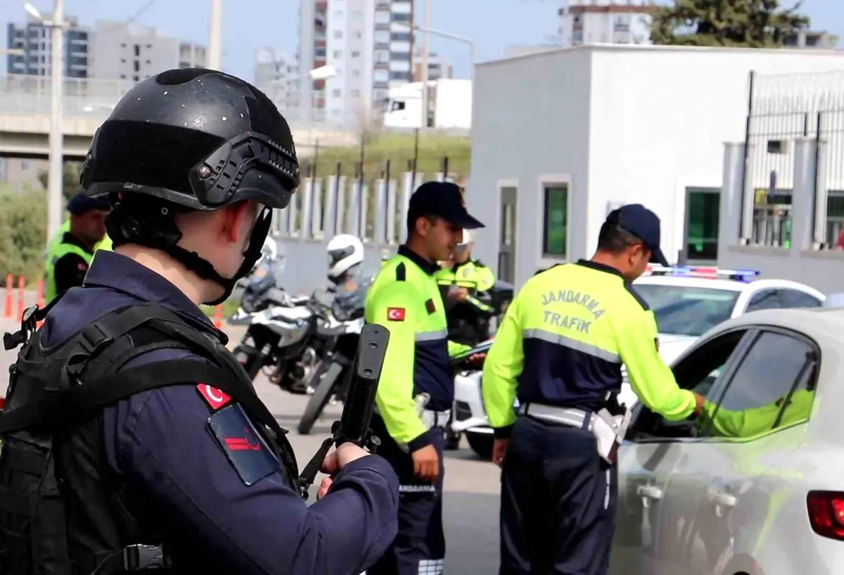 Mersin\'de Bayram Tatili İçin Yoğun Trafik Denetimleri Başladı