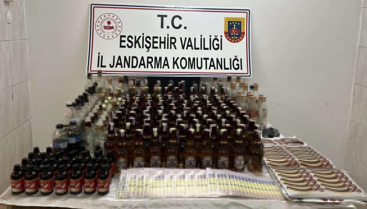 Eskişehir\'de Kaçak Viski Operasyonu: 122 Şişe Ele Geçirildi