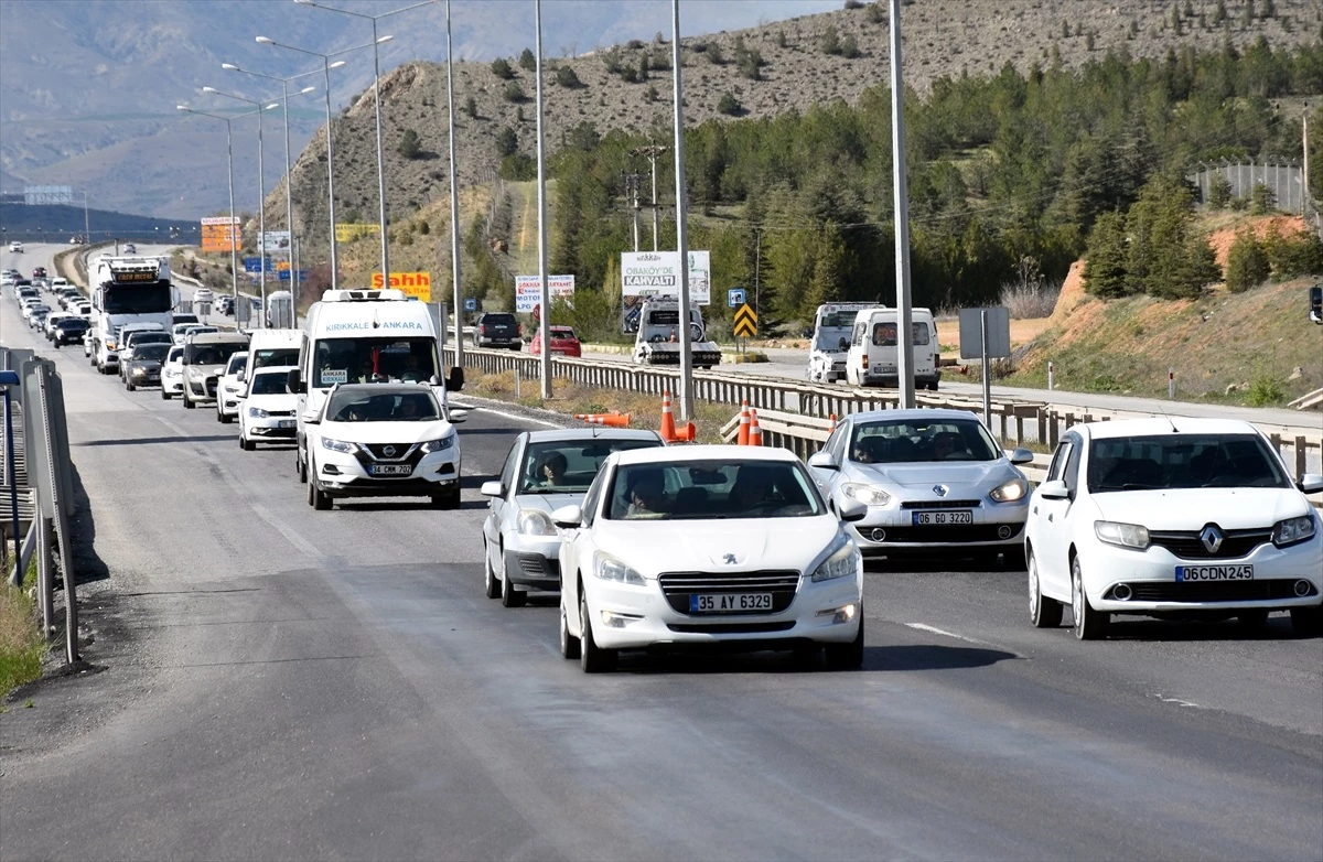 Kırıkkale\'de Bayram Tatili Trafik Yoğunluğu