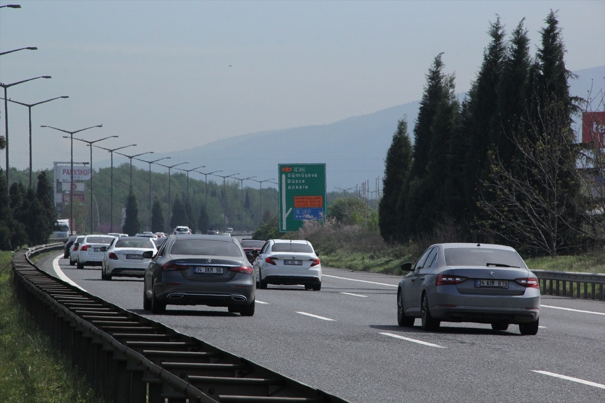 Ramazan Bayramı Tatilinde Anadolu Otoyolu\'nda Yoğun Trafik