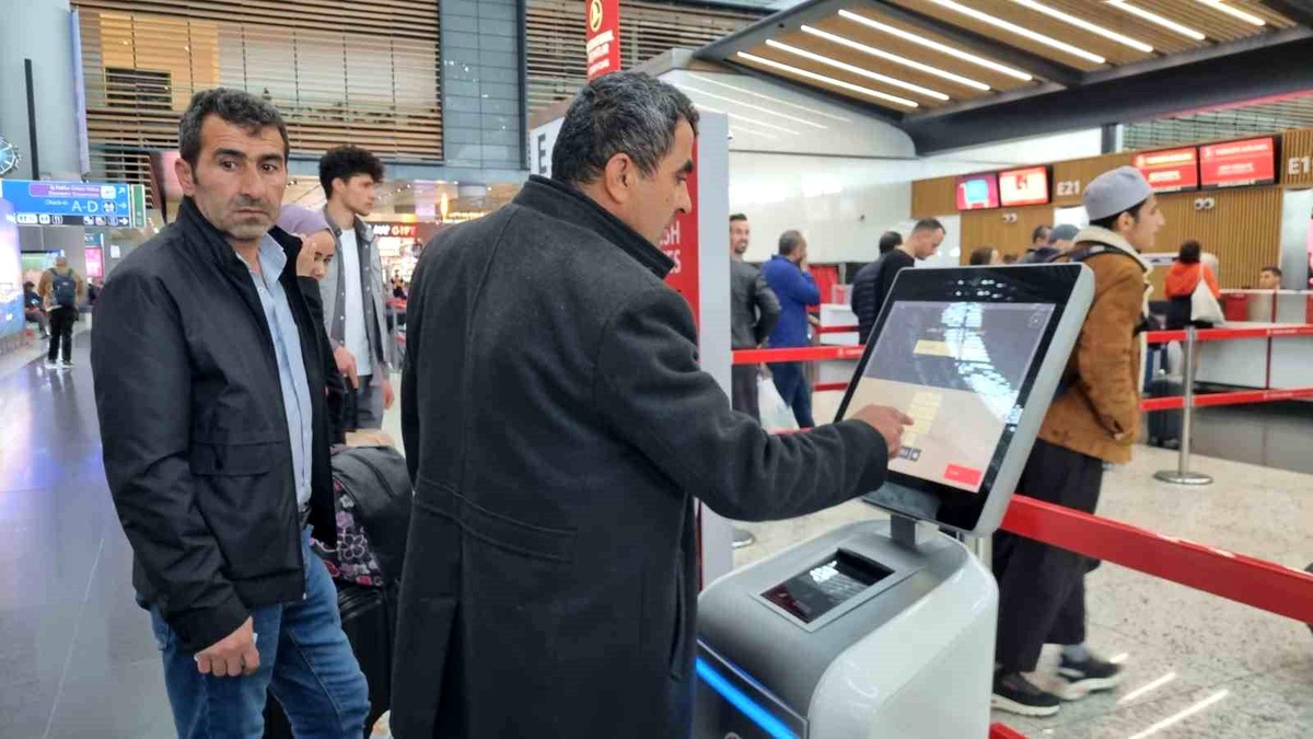 İstanbul Havalimanı\'nda Bayram Yoğunluğu