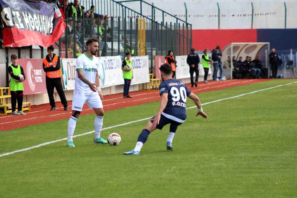 Düzcespor, Denizlispor\'u 3-0 mağlup etti