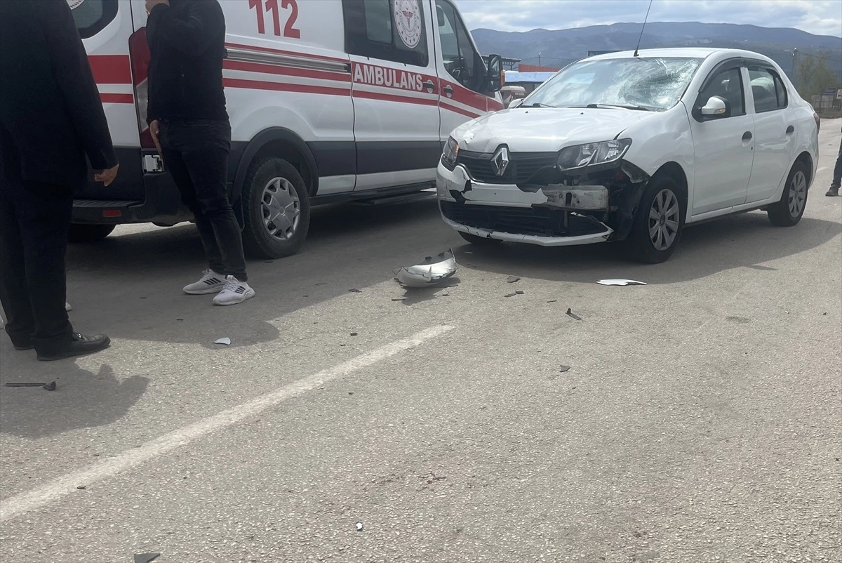 Tokat\'ta otomobil ile motosiklet çarpıştı: 1 yaralı
