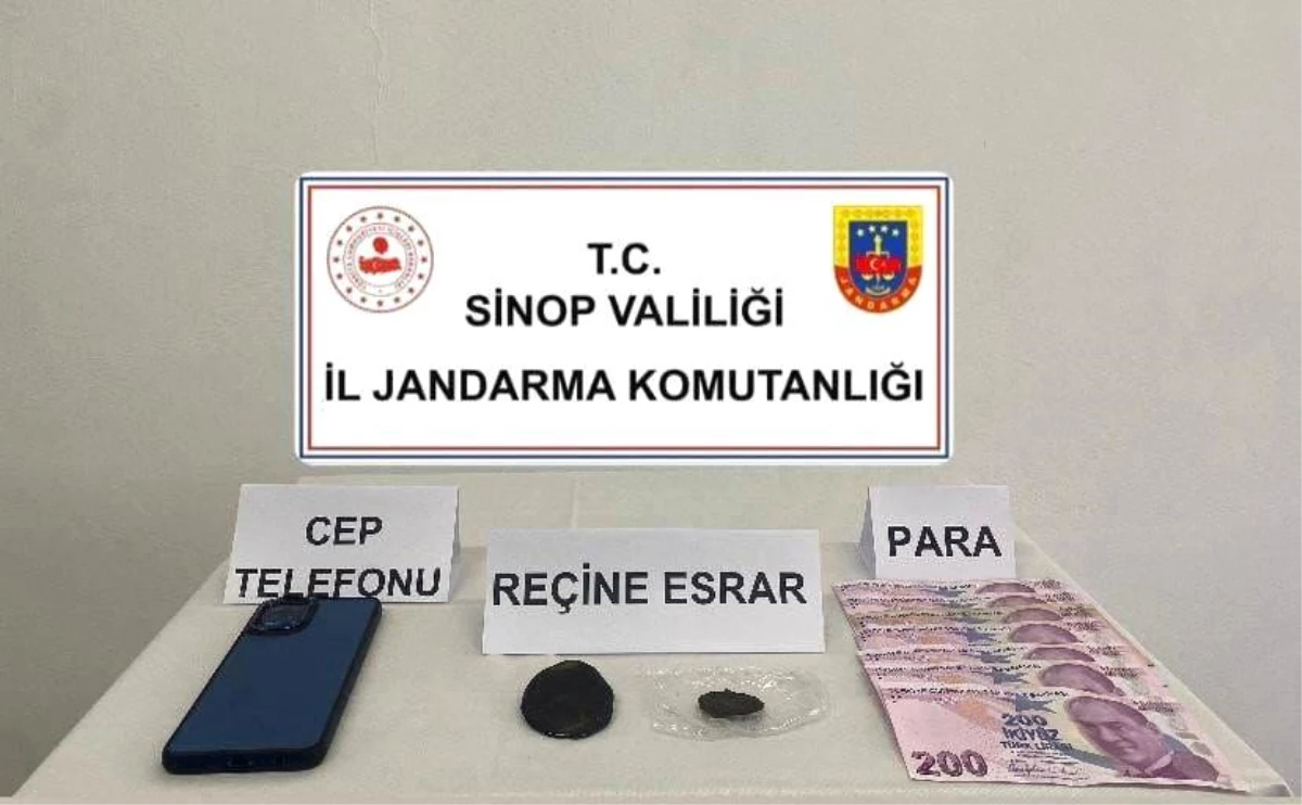 Sinop Türkeli\'de Jandarma tarafından yapılan aramada reçine esrar ele geçirildi