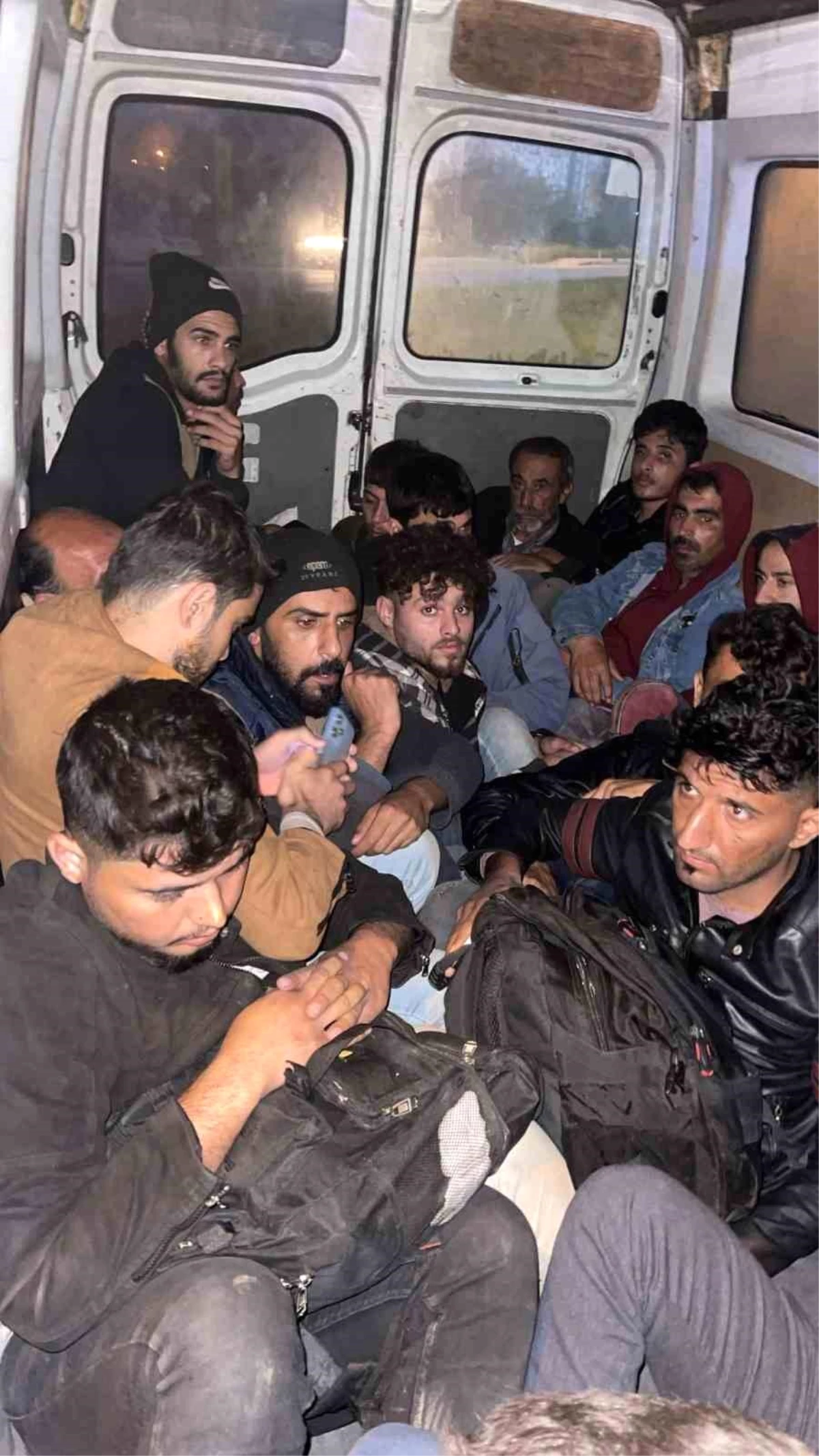 Hatay\'da 26 kaçak göçmen yakalandı, 2 organizatör tutuklandı