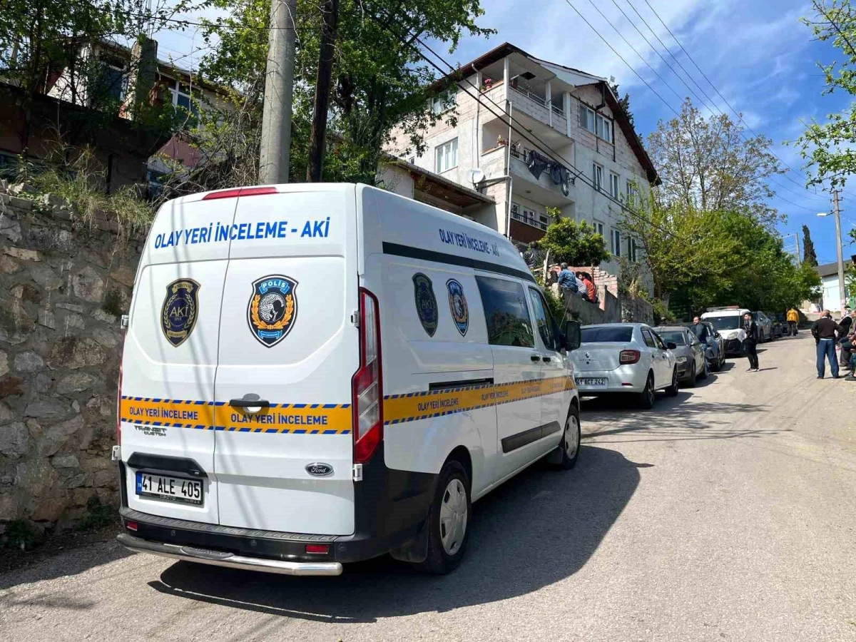 Kocaeli\'nin İzmit ilçesinde 41 yaşındaki kadın evinde ölü bulundu
