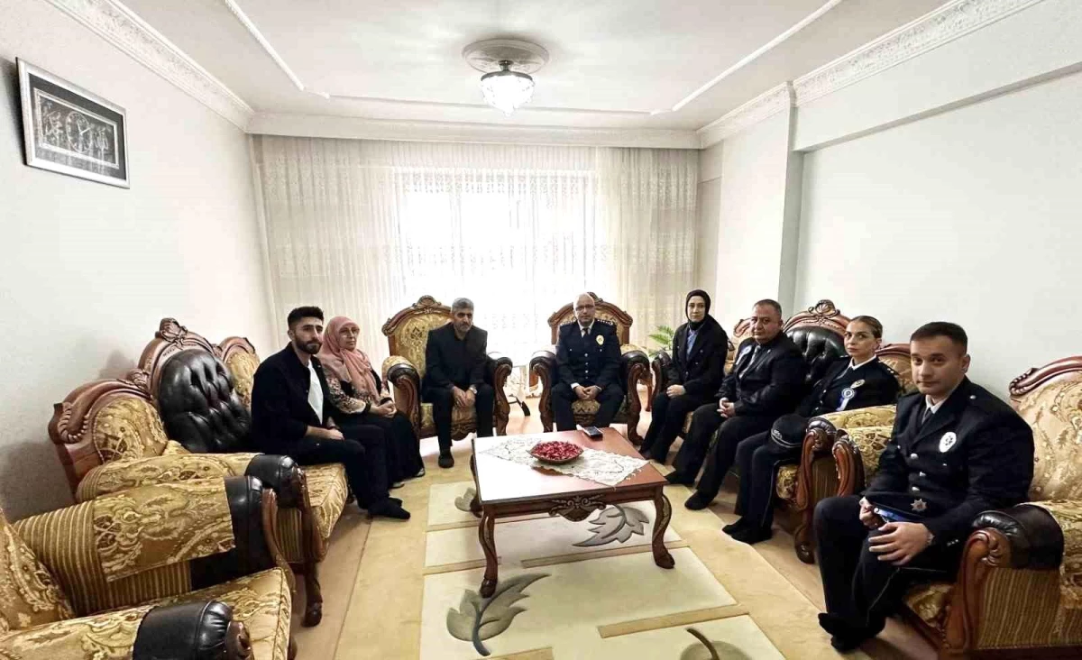 Ağrı\'da Polis Haftası etkinlikleri kapsamında şehit ailesi ziyaret edildi