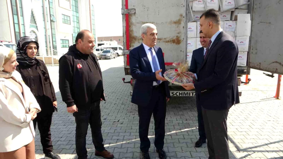 Azerbaycan Diaspora Destek Fonu, Türkiye\'deki deprem bölgelerine yardımlarını sürdürüyor