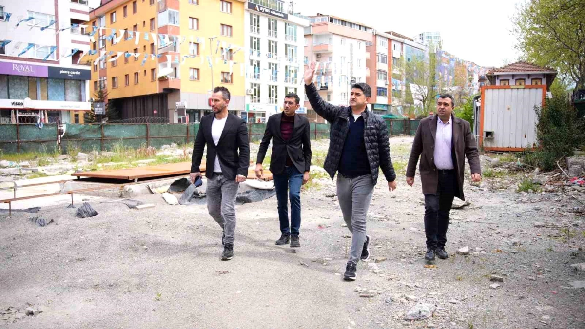 Ataşehir Belediye Başkanı parkları ziyaret etti