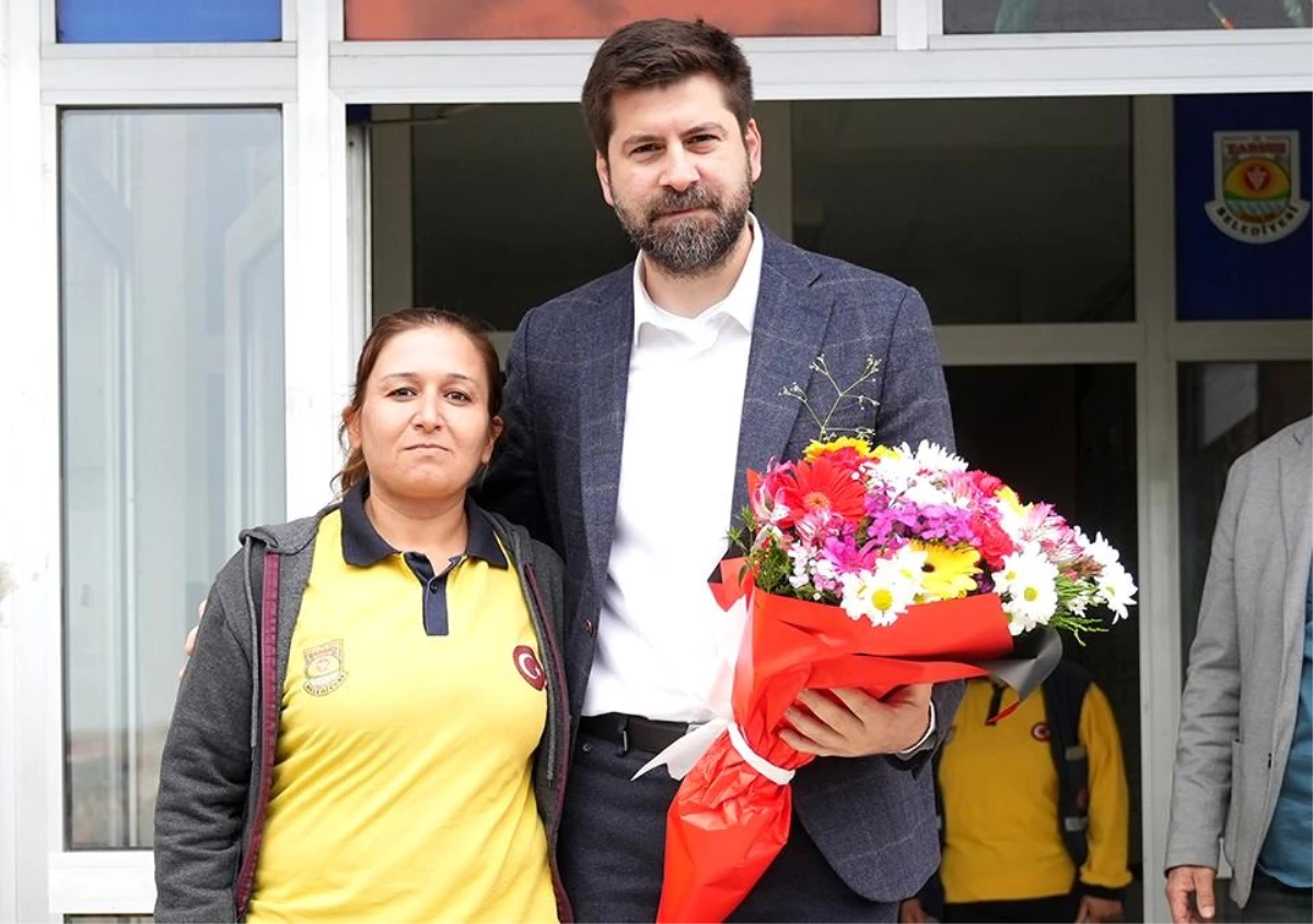 Tarsus Belediye Başkanı Ali Boltaç, Temizlik İşleri Müdürlüğü personeli ile bayramlaştı