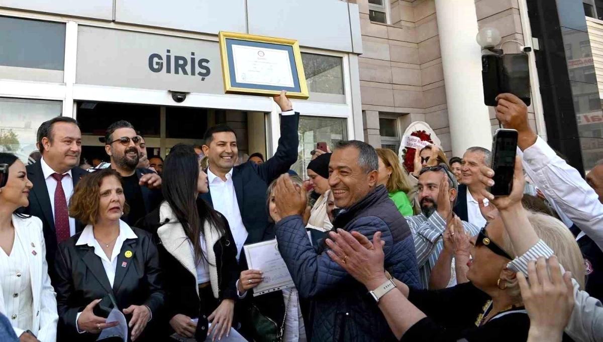 Ömer Günel, Kuşadası Belediye Başkanı olarak ikinci kez seçildi