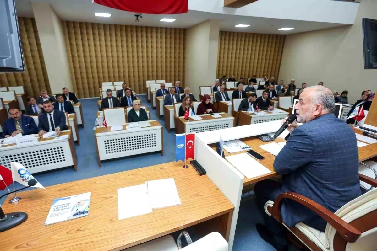 Canik Belediye Başkanı İbrahim Sandıkçı, yeni meclis üyeleriyle ilk toplantısını gerçekleştirdi