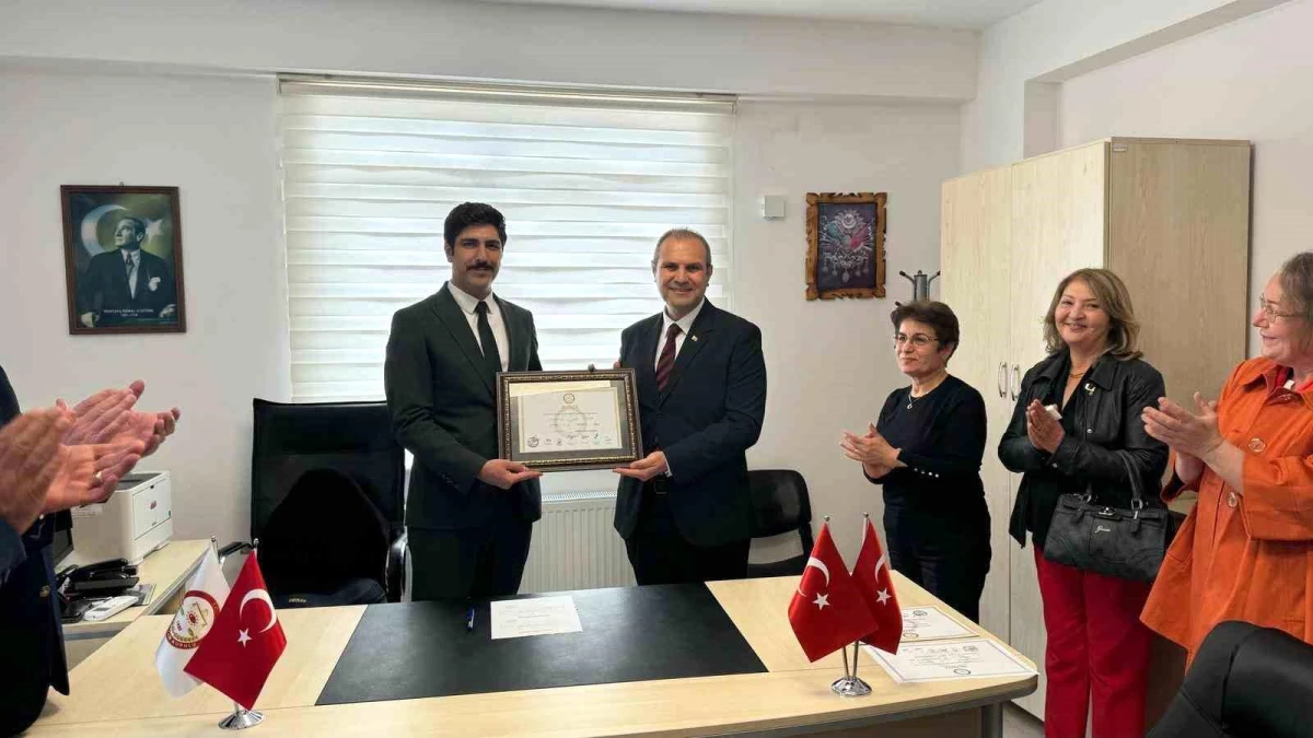 Bayırköy Belde Belediye Başkanı Aykut Dilsiz mazbatasını aldı