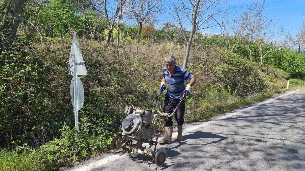 Zonguldak\'ta Tarlada Çapa Yapan Adamın Zorlu Mesaisi