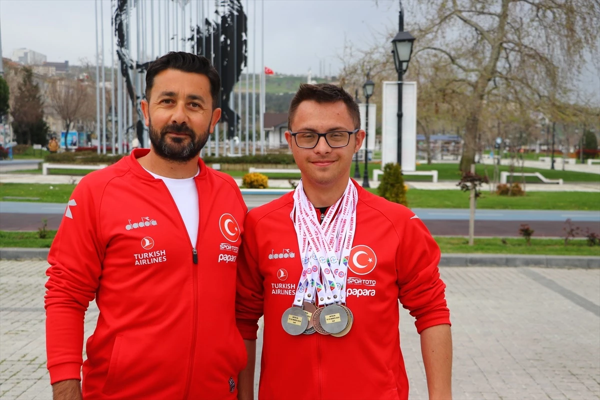 Down Sendromlu Milli Sporcu Emirhan Akçakoca, Atletizmde 48 Madalya Kazandı
