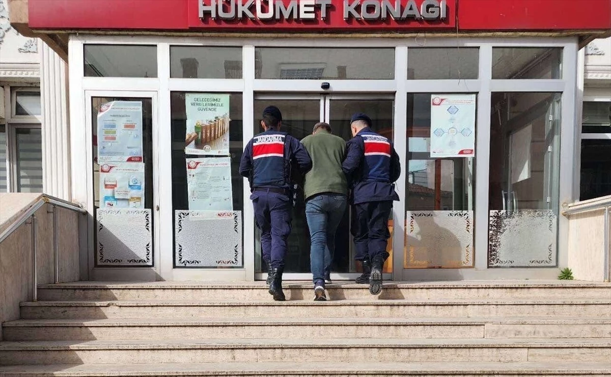 Edirne\'de aranan 2 şüpheli sınırda yakalandı