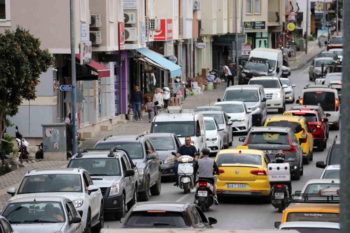 Fethiye\'de Ramazan Bayramı Tatiliyle Trafik Yoğunluğu Başladı