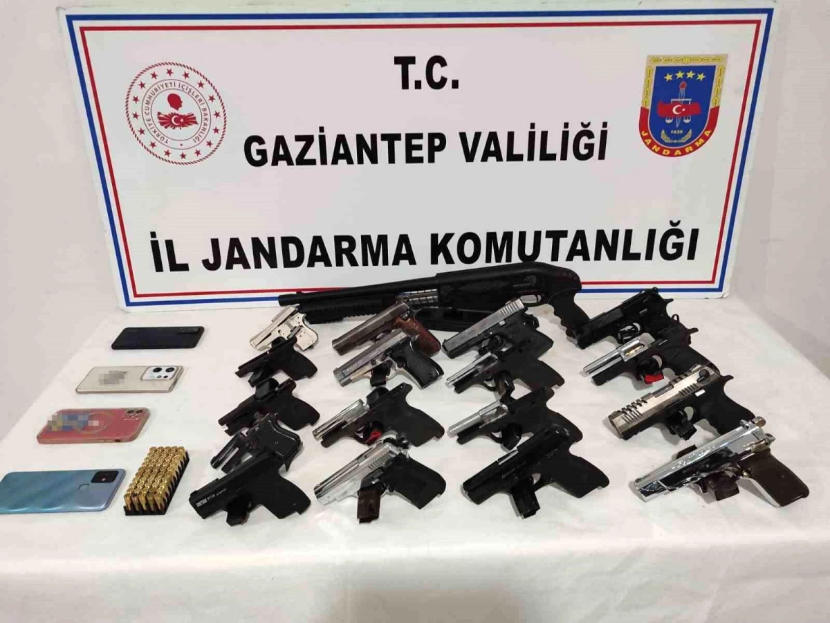 Gaziantep\'te silah kaçakçılığı operasyonunda 18 adet ruhsatsız silah ele geçirildi