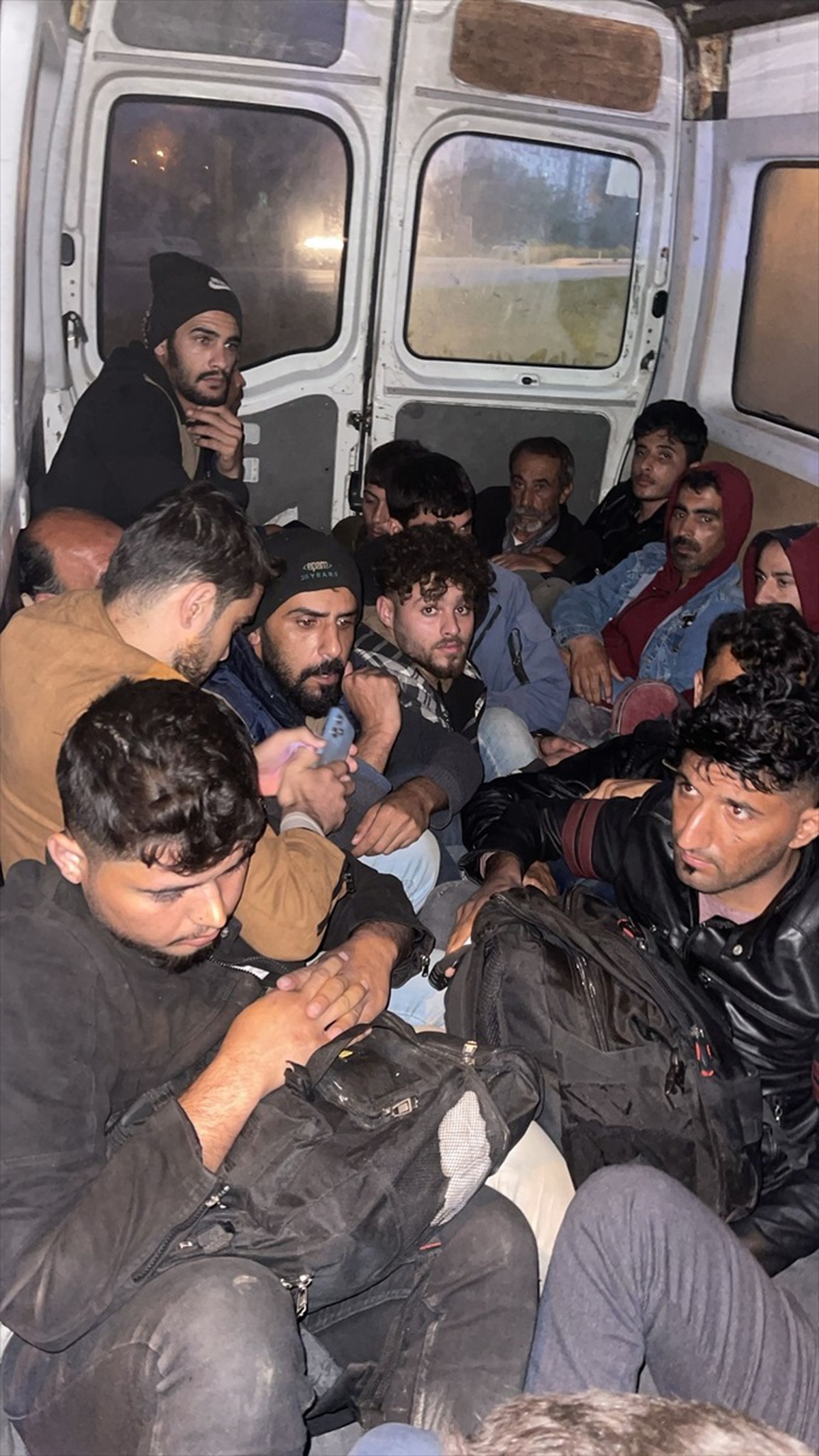Hatay\'da 26 düzensiz göçmen yakalandı, 2 göçmen kaçakçısı tutuklandı