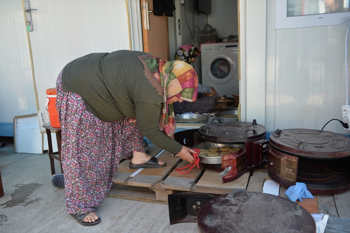 Kahramanmaraş\'taki depremzedeler Ramazan Bayramı\'na hazırlanıyor