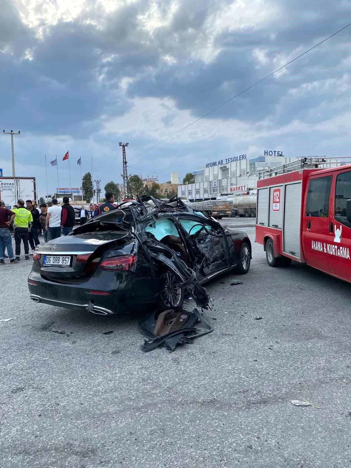 Mardin Nusaybin\'de Tır ve Otomobil Çarpıştı: 1 Ölü, 4 Yaralı