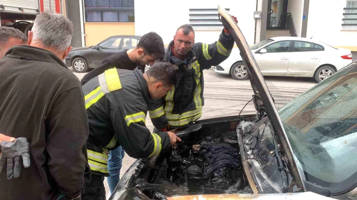 Karaman\'da aracını park eden vatandaş pazardan dönünce yanmış halde buldu