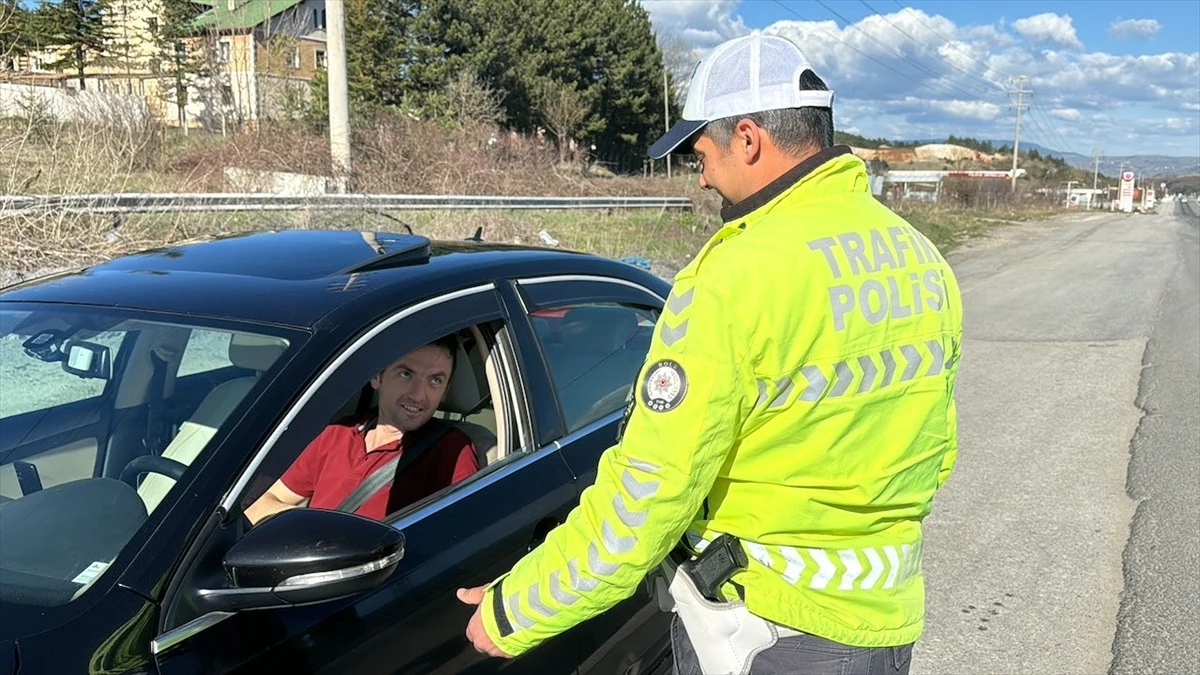 Sürücüler Bolu\'da trafik kuralları konusunda bilgilendiriliyor