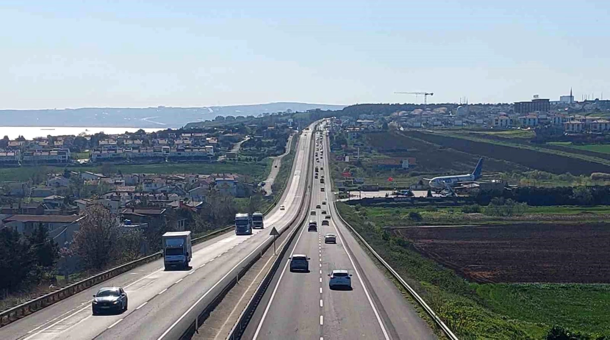 Tekirdağ-İstanbul Karayolunda Bayram Yoğunluğu