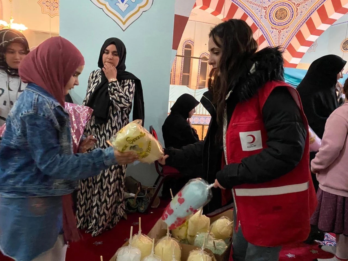 Ramazan Ayının Son Teravih Namazında 200 Çocuk Camide Buluştu