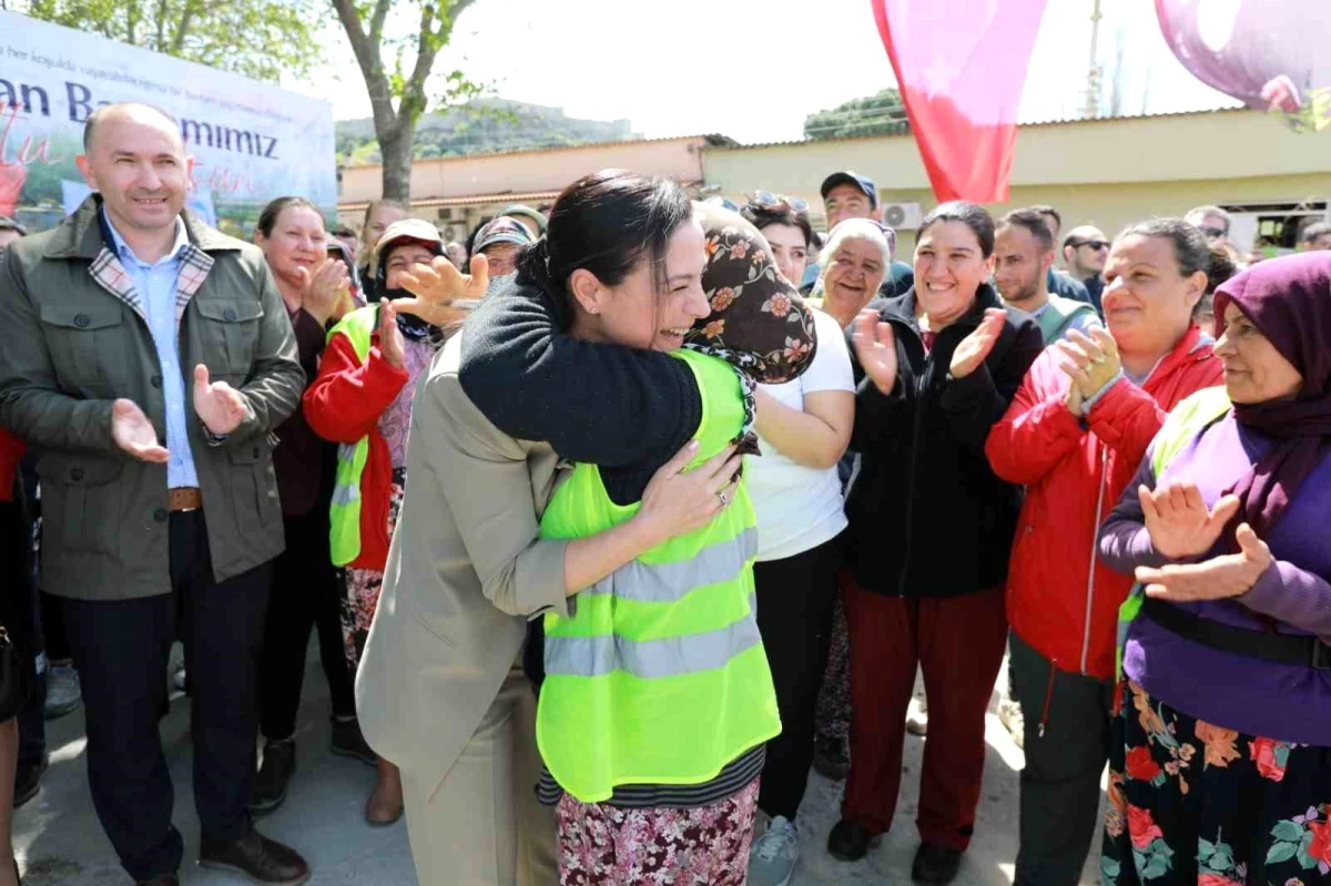 Selçuk Belediye Başkanı Filiz Ceritoğlu Sengel, belediye emekçileri ile bayramlaştı