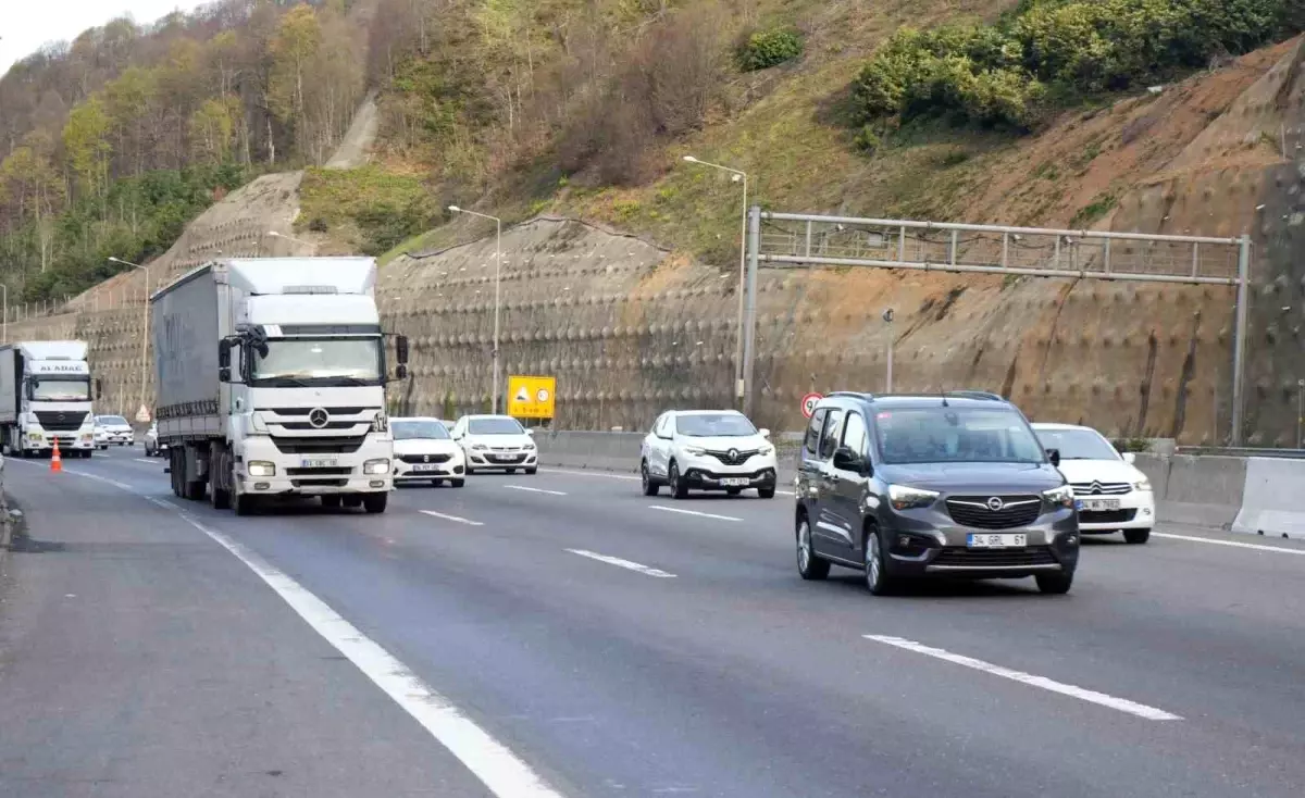 Bolu Valiliği, Ramazan Bayramı tatili dönüşünde kamyon ve tırların geçişini yasakladı