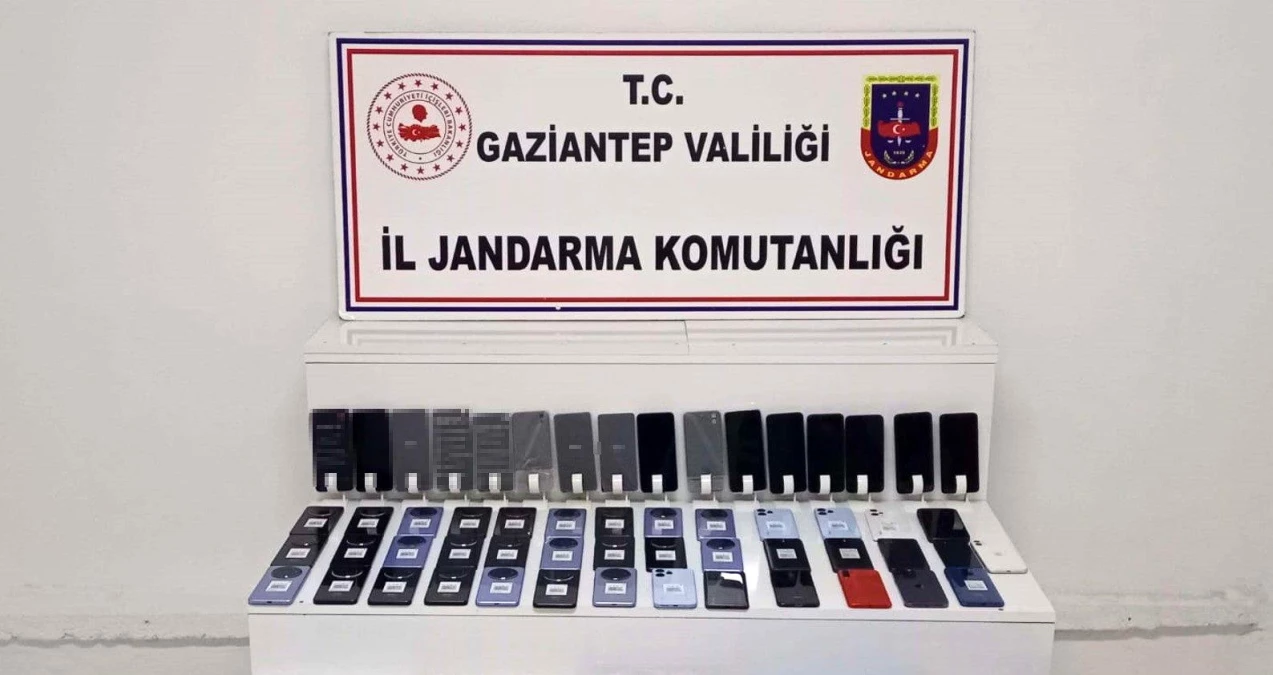 Gaziantep\'te 2 milyon TL değerinde gümrük kaçağı akıllı telefon ele geçirildi