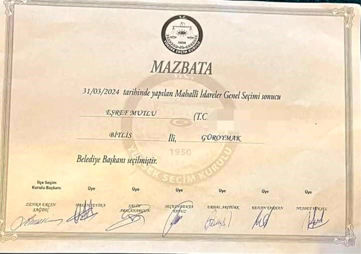 Güroymak Belediye Başkanı Eşref Mutlu mazbatasını aldı