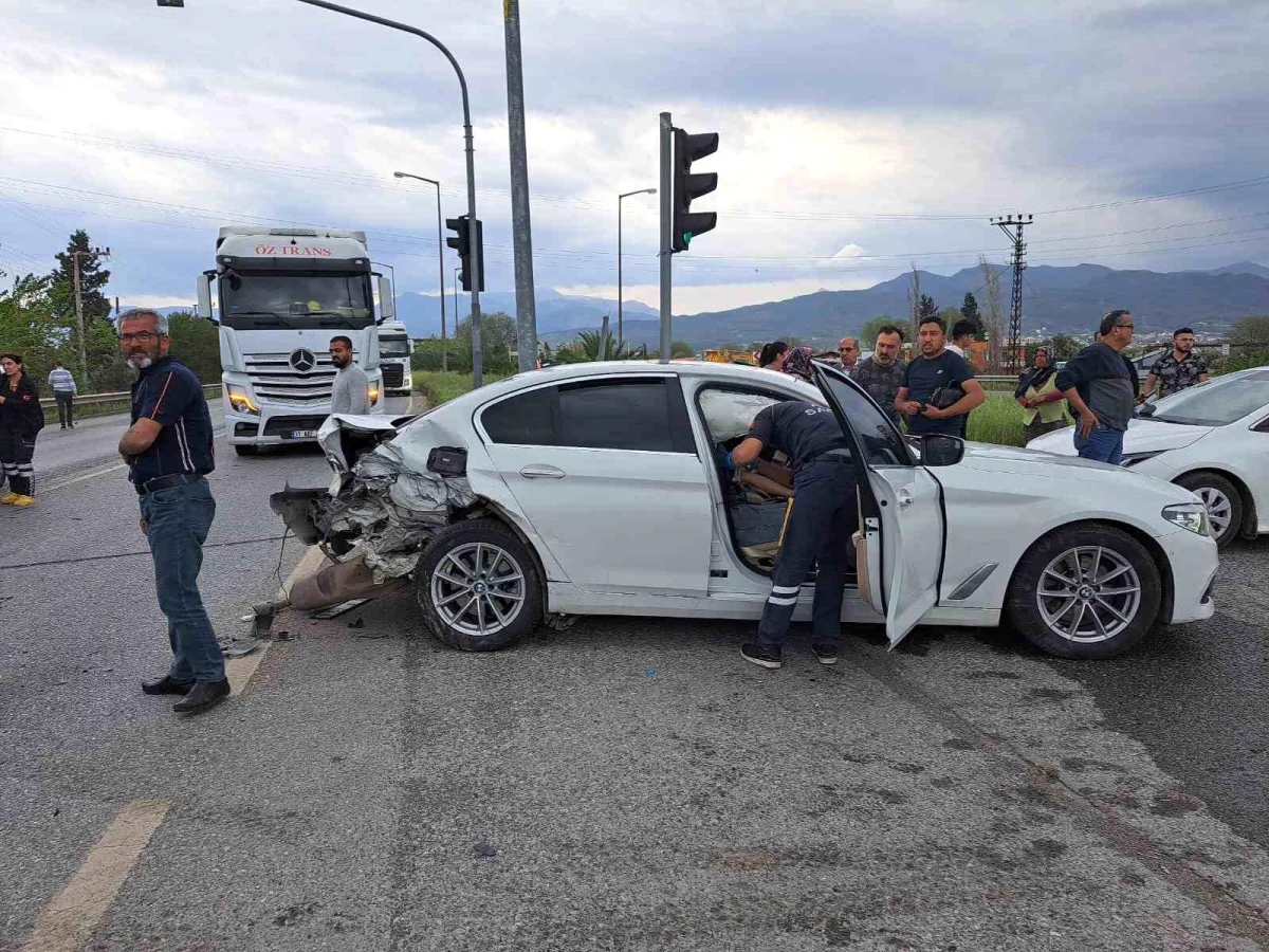 Hatay\'da zincirleme trafik kazası: 7 yaralı